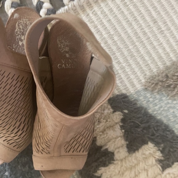 Vince Camuto Wedges - Picture 2 of 4